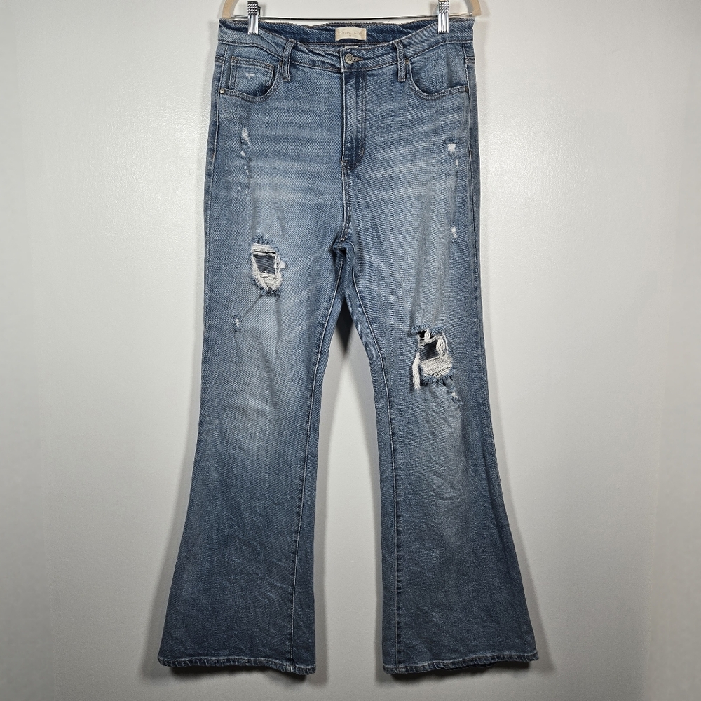Altar'd State Distressed Light Wash High Rise Flare Leg Denim Jeans Size 31/13